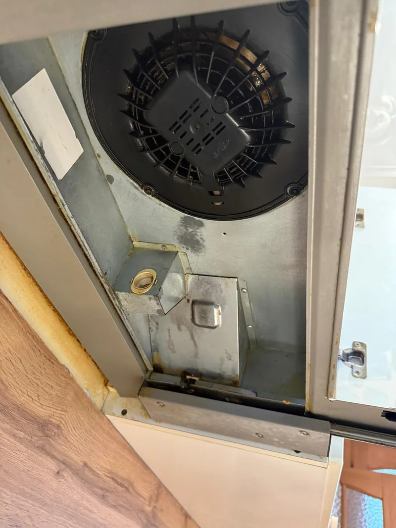 Interior surfaces of the extractor hood after cleaning